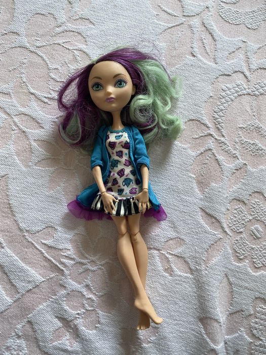Boneca Madeline Hatter de Ever after High