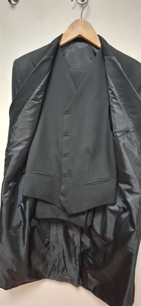 Traje académico masculino Universidade Lisboa