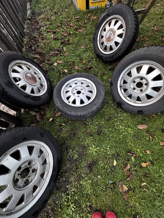 Alufelgi Audi a4b5 r15 rozstaw 5x112  2 letnie opony zimowe