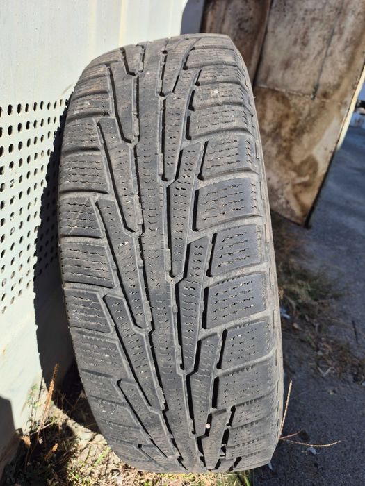 Продам шины зимние Nokian Nordman RS2 SUV 225/65 R17 б/у 4шт.