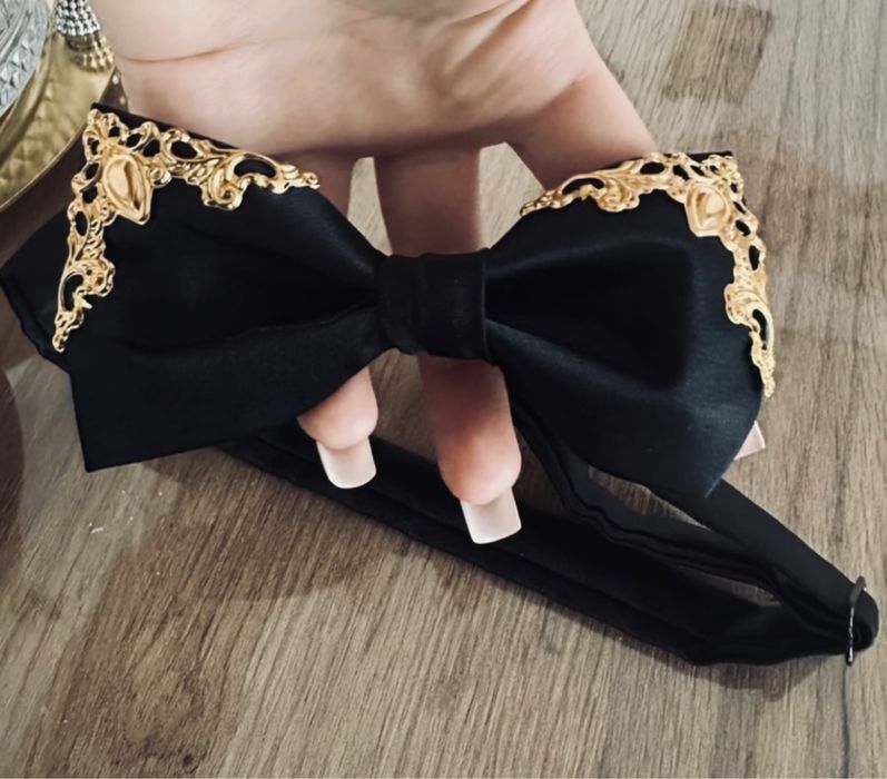 Muszka czarno złota męska