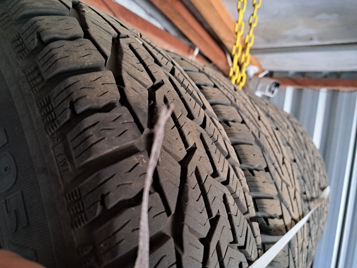 Sprzedam opony zimowe z felgami w bardzo dobrym stanie 196/65 R 15