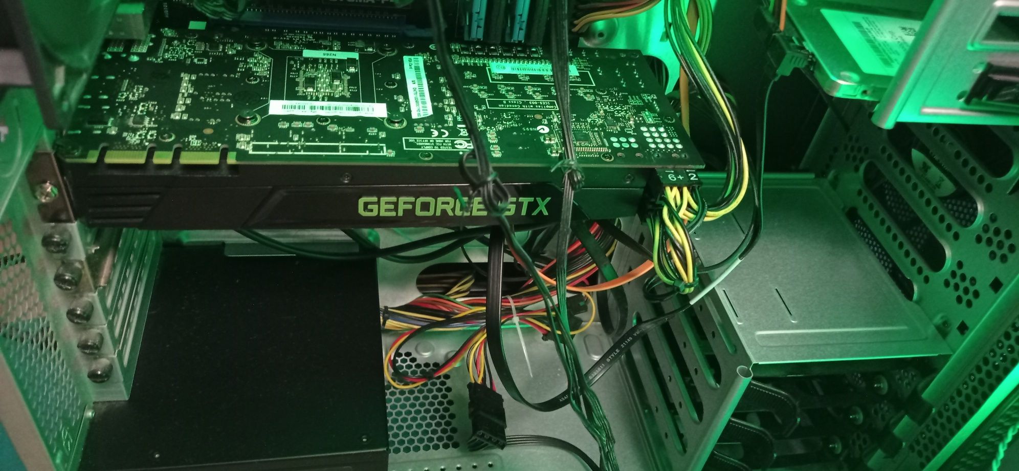 Продам видеокарту GeForce GTX 770 2GB GDDR5
