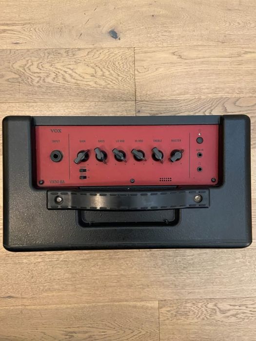 Amp baixo Vox (Valvula Nutube)