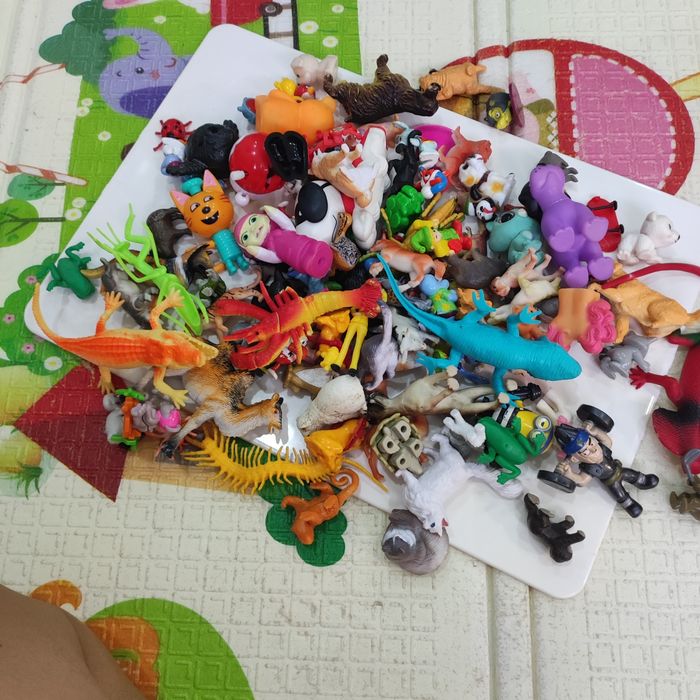 Лот Кіндер сюрприз і не тільки