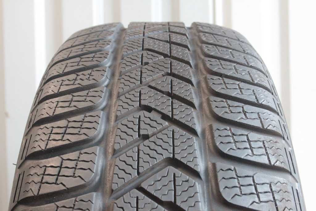225/55/17 Pirelli Sottozero 3 225/55 R17 101V XL 1x7,6mm