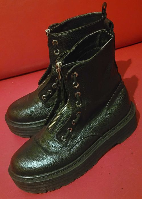 Botki na grubej podeszwie