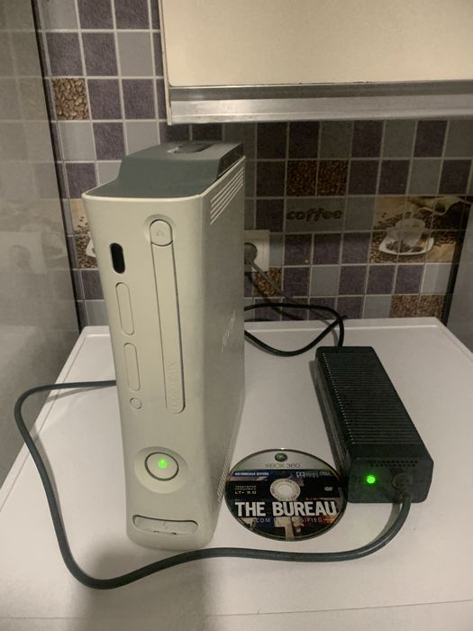 Приставка Xbox 360