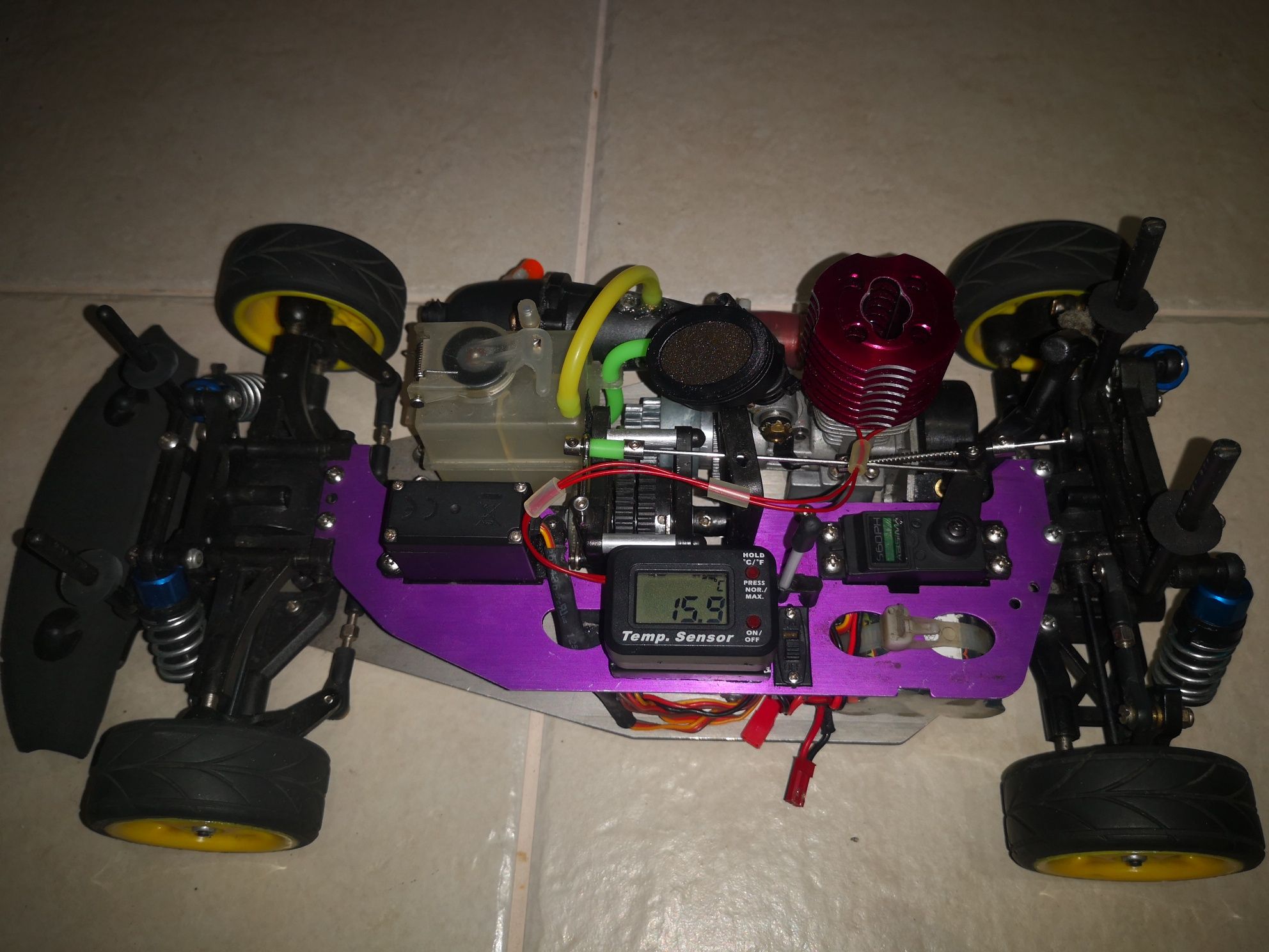 Carro RC a nitro 16%