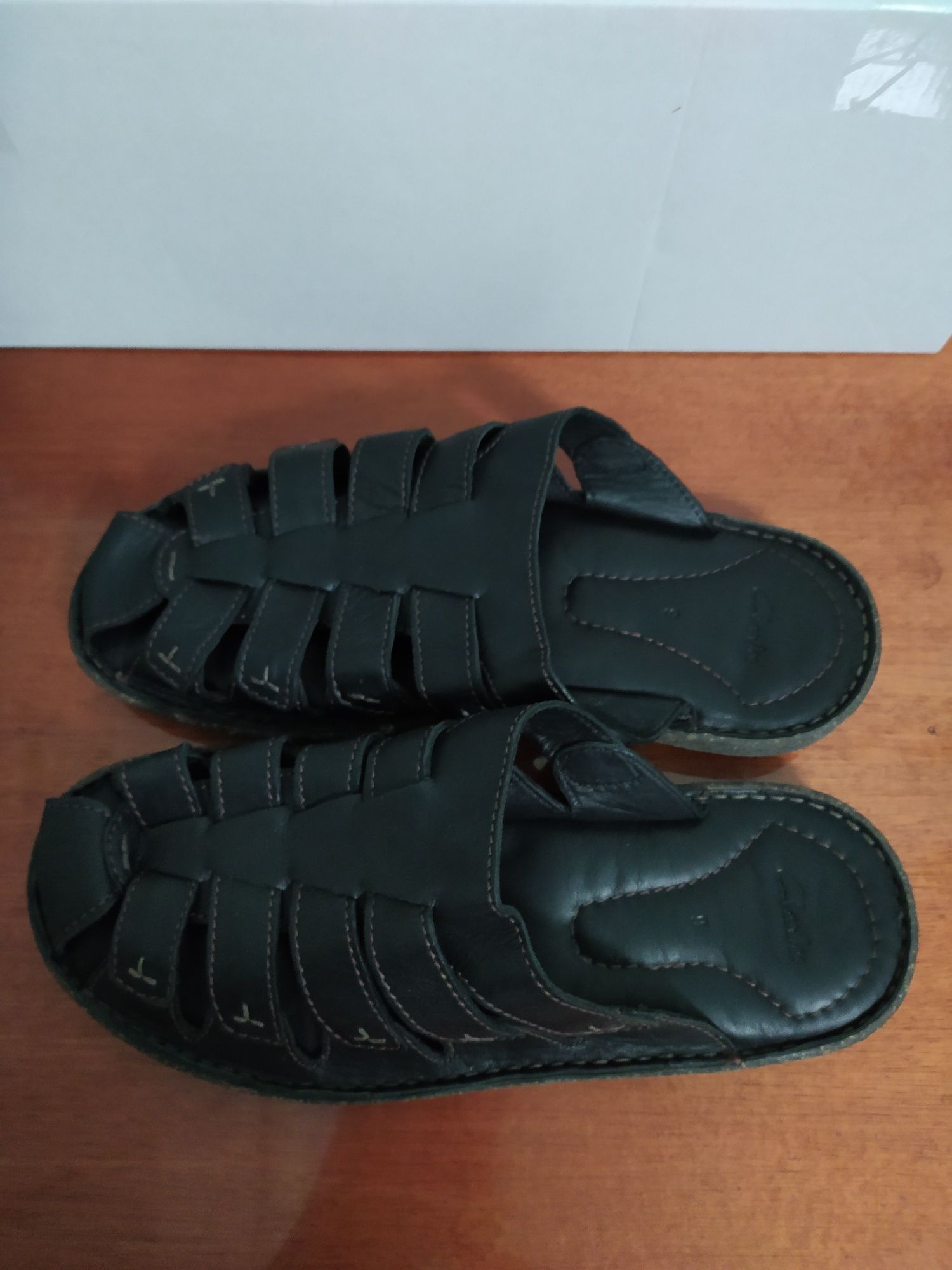 Кожаные сандали, шлепанцы Clarks p 43