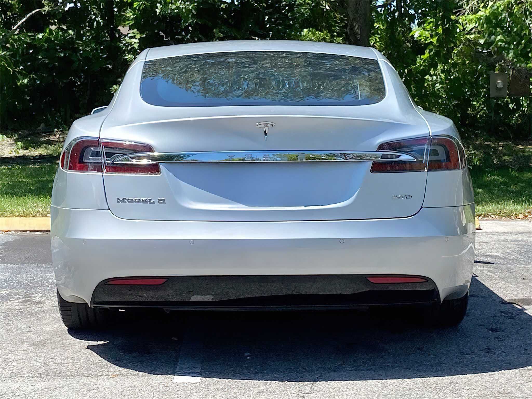 Tesla Model S 90D 2017