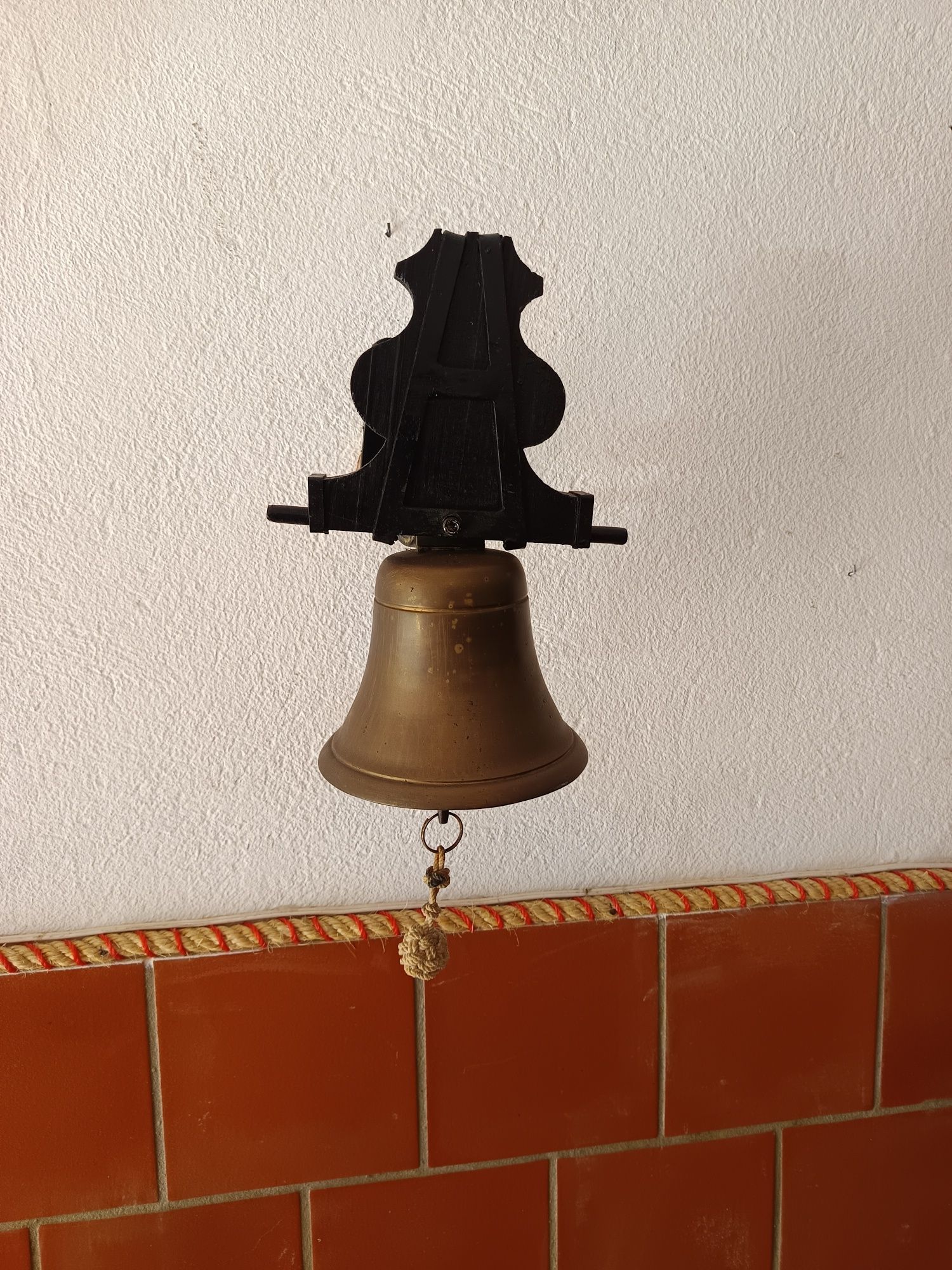 Sino de parede antigo