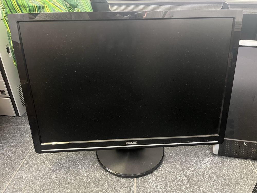 16 Monitores Asus