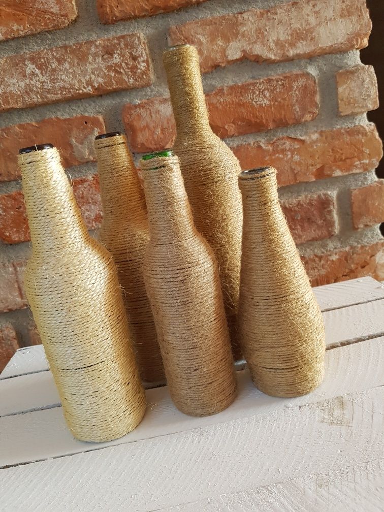Dekoracyjne butelki w sznurku