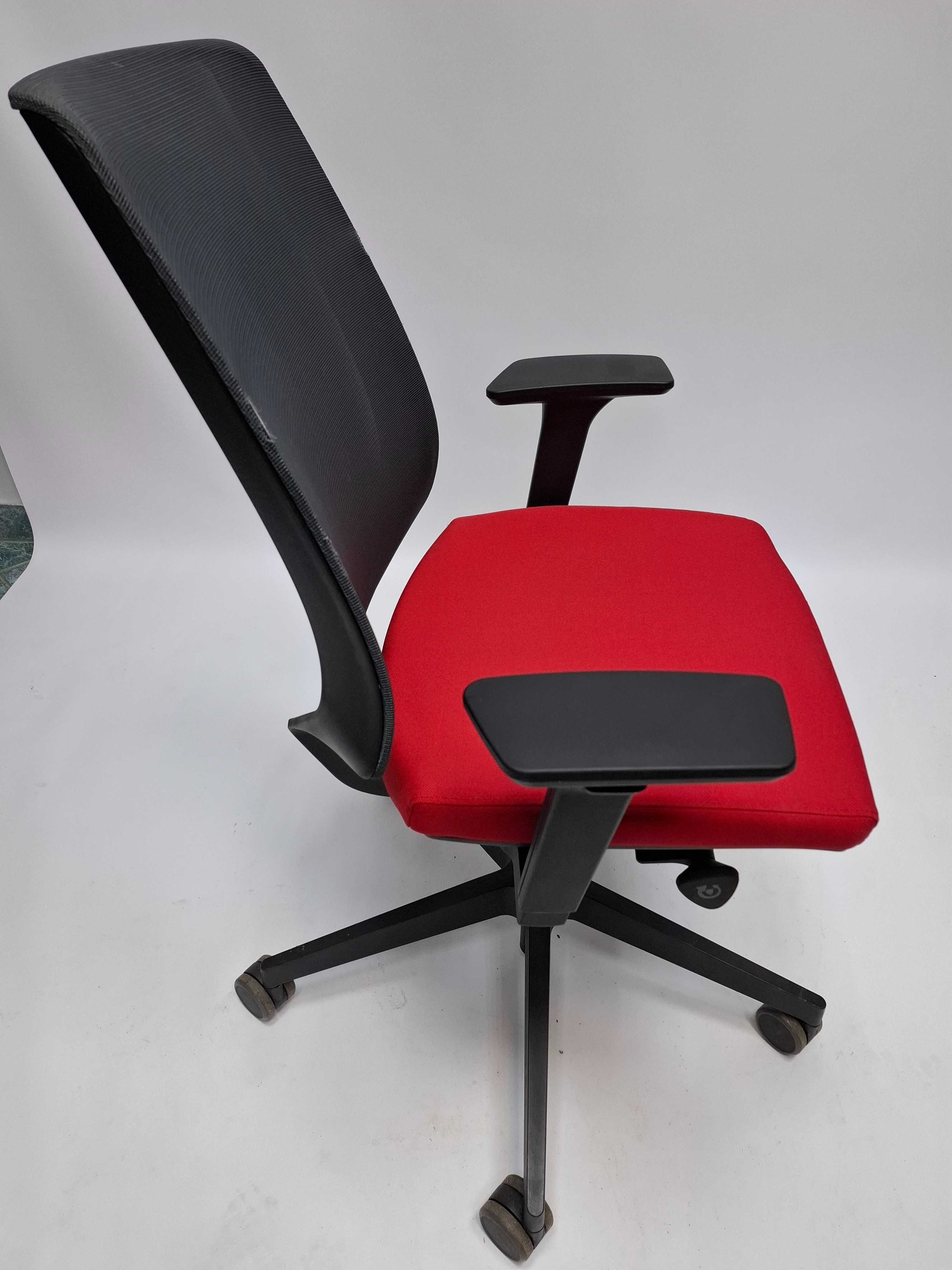 Fotel biurowy , krzesło Profim Light Up 250SL P61PU