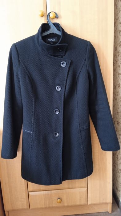 Жіноче пальто VIVALON(розмір 44) утеплене