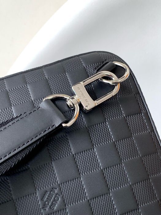 Louis Vuitton Avenue сумка бананка мужская кожаная черная оригинал