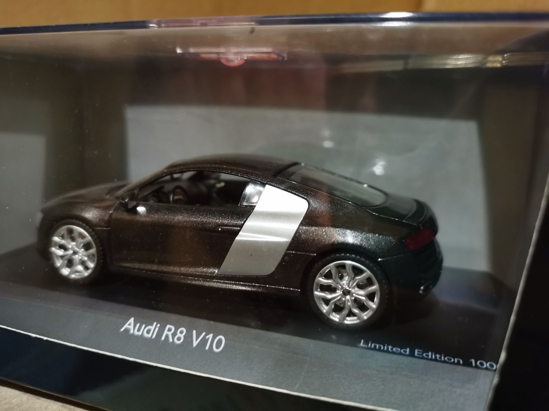 Schuco Audi R8 V10 1/43 1:43 Stan idealny / autoart minichamps kyosho