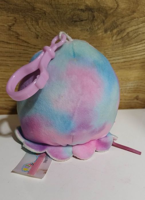 SQUISHMALLOWS Brelok Maskotka ośmiornica Krisa Clip On Pluszak 9cm