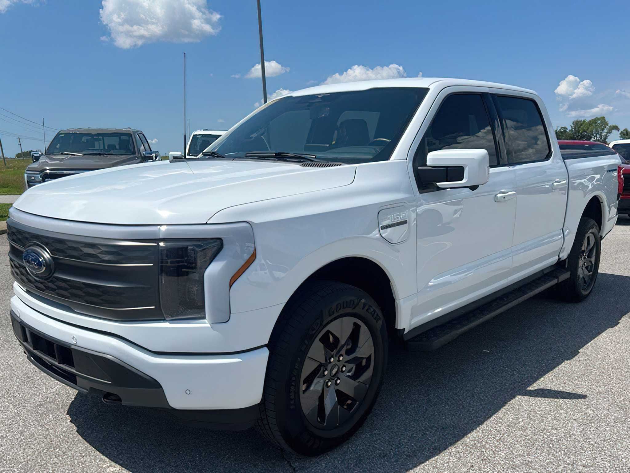 Ford F-150 Lightning Lariat 2023