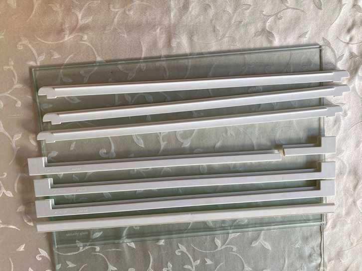 Szklane półki do chłodziarki lodówki Elektrolux ERB 2945