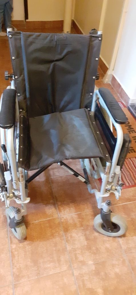 Składany wózek inwalidzki
