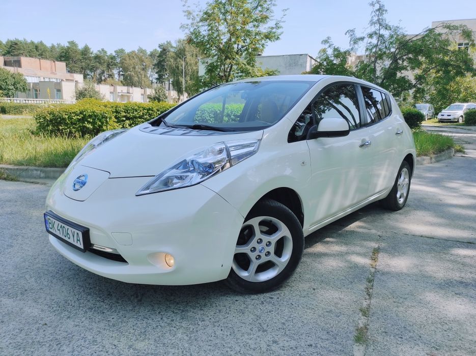 Авто Nissan Leaf Електромобіль Нісан Ліф