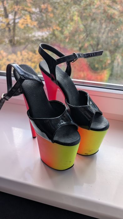 Стріпи (стрипы)  Pleaser трійки