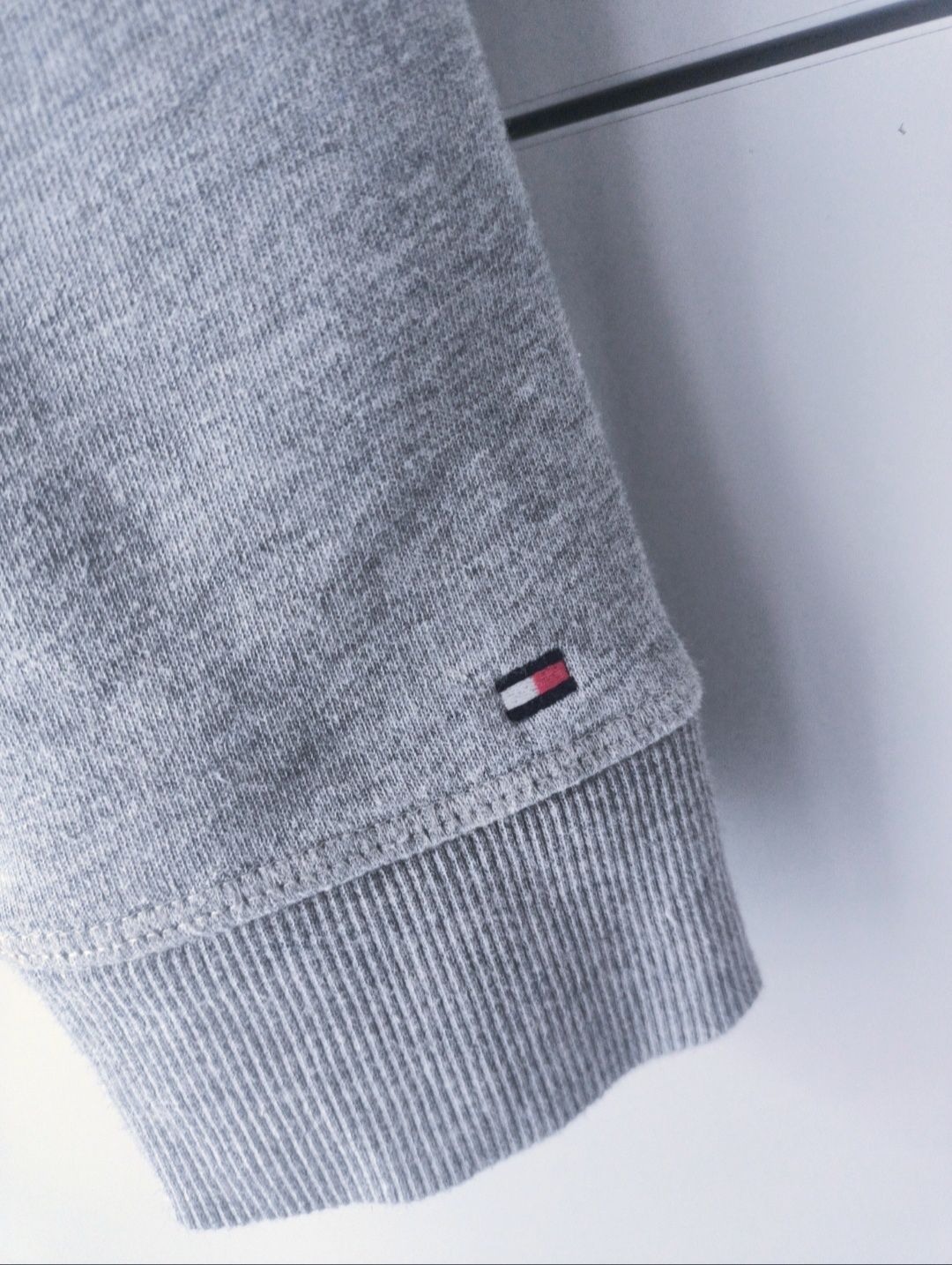Bluza bez kaptura szara Tommy Hilfiger krótka oversize