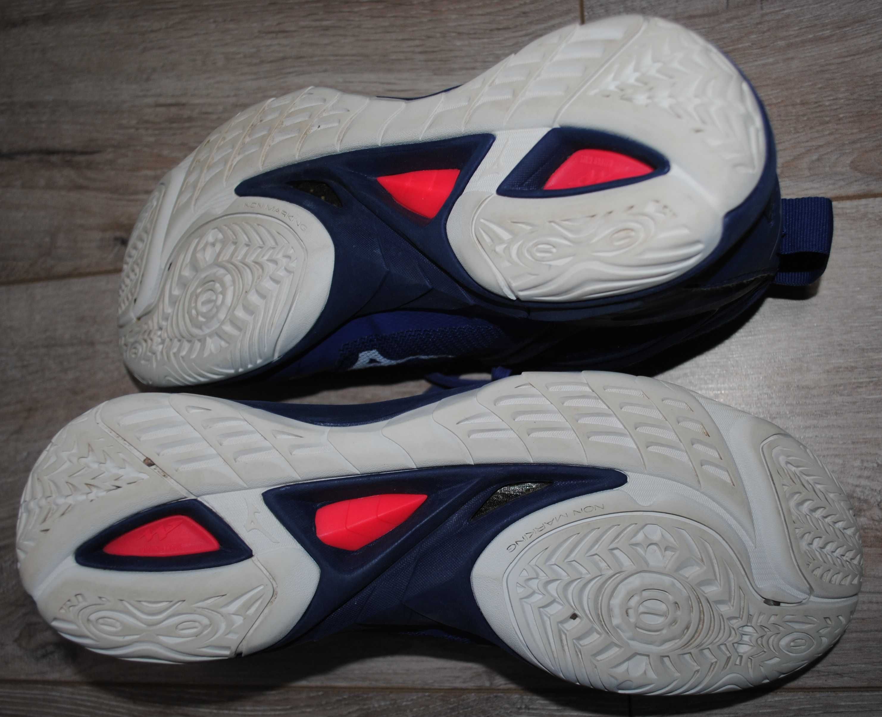 Mizuno гандбольні кросовки WAVE MIRAGE 3, по устілці 27,7 см .