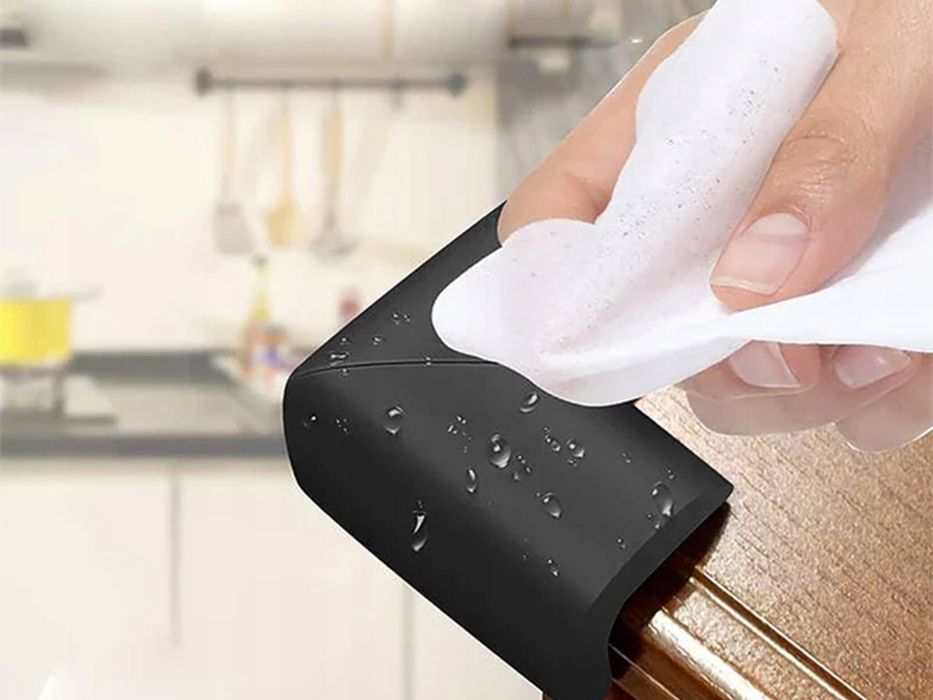 Narożniki piankowe osłona rogi meble kanty mebli czarne przylepce x4