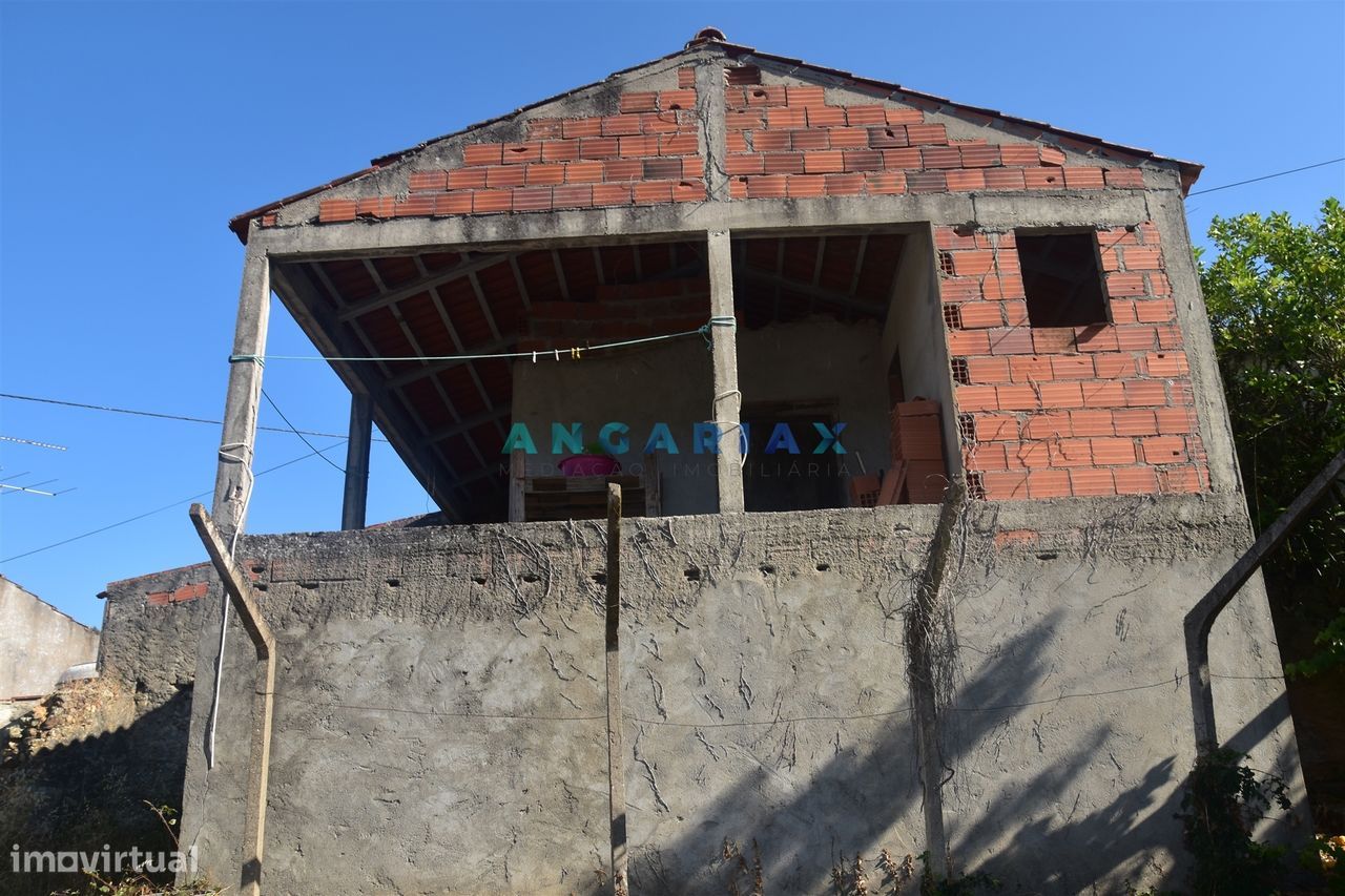 ANG1466 - Casa para Remodelação em Figueiró dos Vinhos