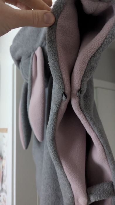 Ponczo samochodowe patulove, dla dziewczynki szaro-różowe króliczek bu