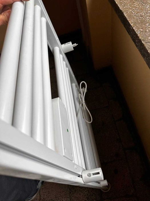 Elektryczny grzejnik łazienkowy / suszarka do ręczników