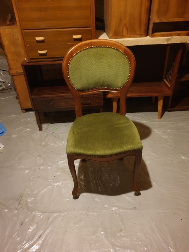 Krzeslo w stylu ludwikowskim