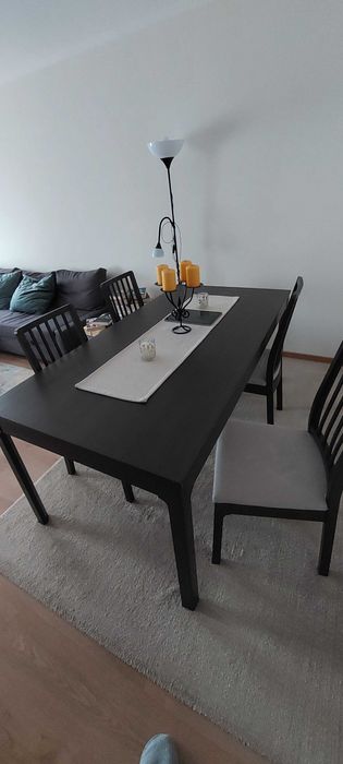 Conjunto Mesa e Cadeiras IKEA castanho escuro /Orrsta cinza claro