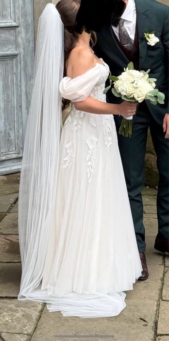 Suknia ślubna i welon Avenue22