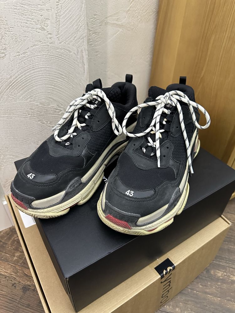 Balenciaga triple s