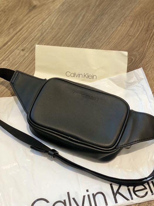 Сумка поясна жіноча Calvin Klein Jeans Waistbag