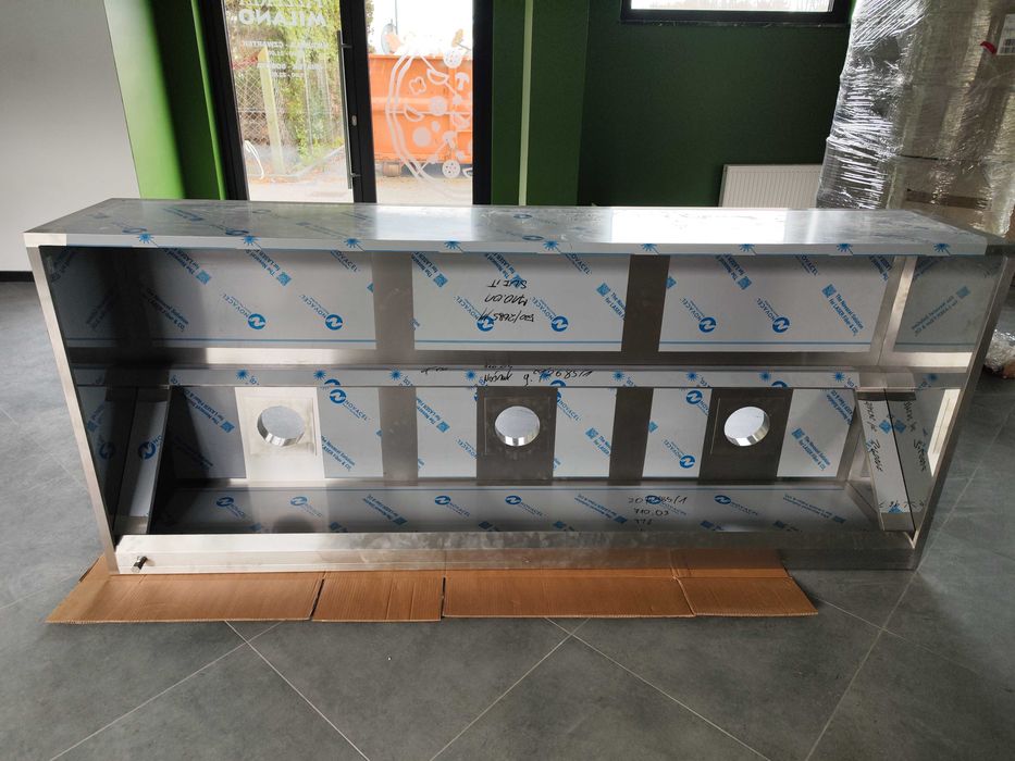 Okap przyścienny skrzyniowy 2400x1000x450 + łapacze tłuszczów