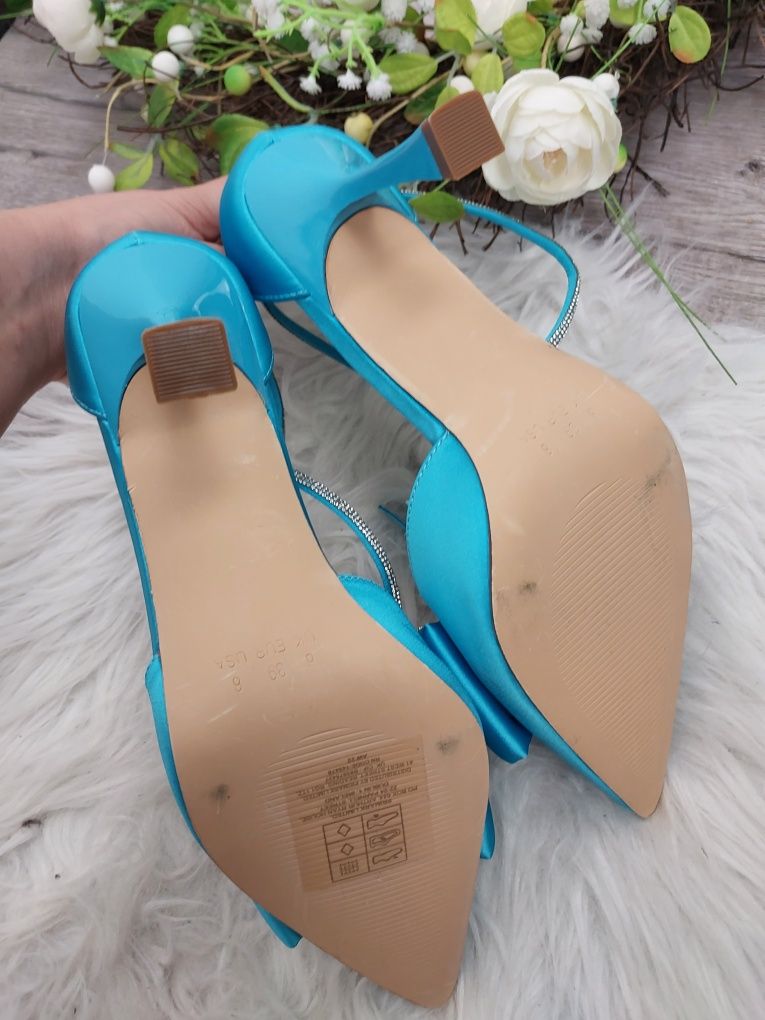 Piękne niebieskie buty szpilki z kokardami 39