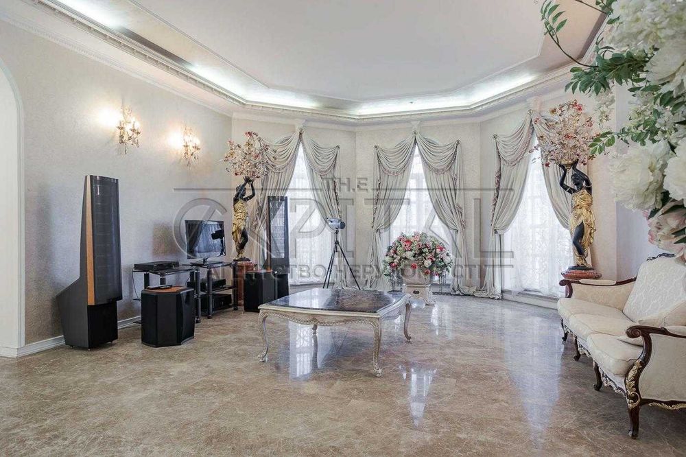 Продажа 3-этажного дома в Киеве, Печерский р-н, Царское село.