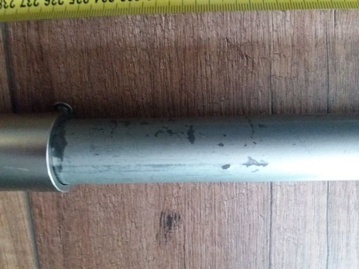 Karnisz, szyna ozdobna.