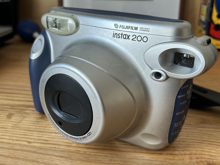 Aparat analogowy natychmiastowy Fujifilm instax Wide 200
