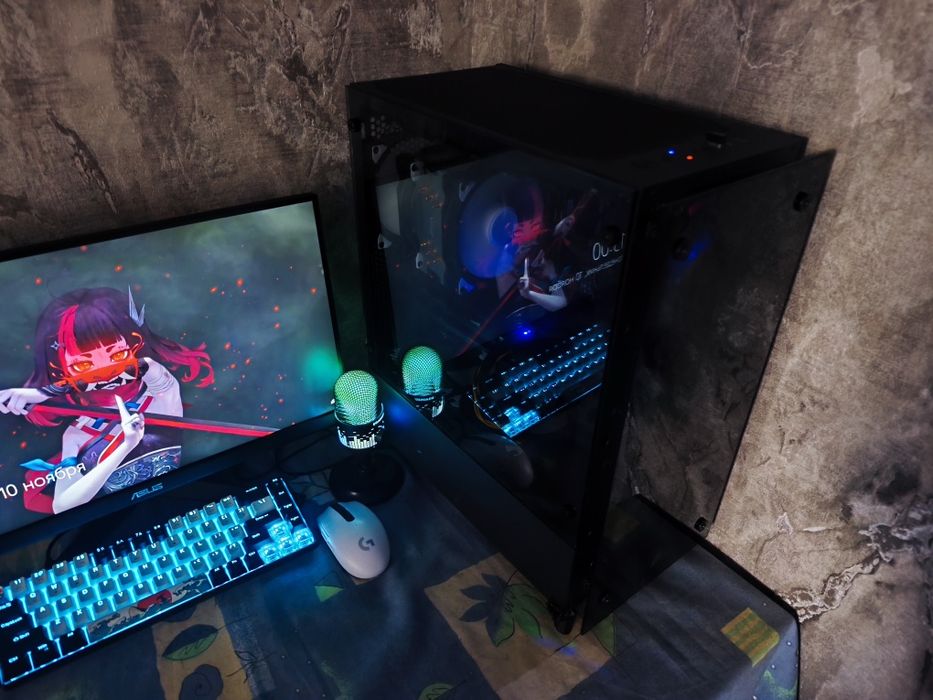 Ігровий пк з монітором і переферією