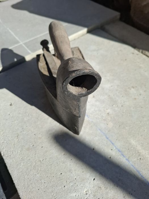 Ferro engomar a carvao