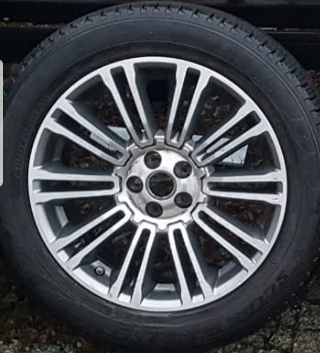 Felga opona letnia Range Rover 235/55 R19 polerowane BJ3M-AA