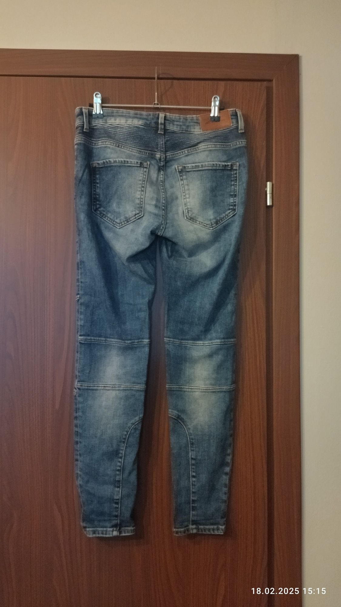 Sprzedam używane damskie spodnie jeansowe marki DENIM by lindex