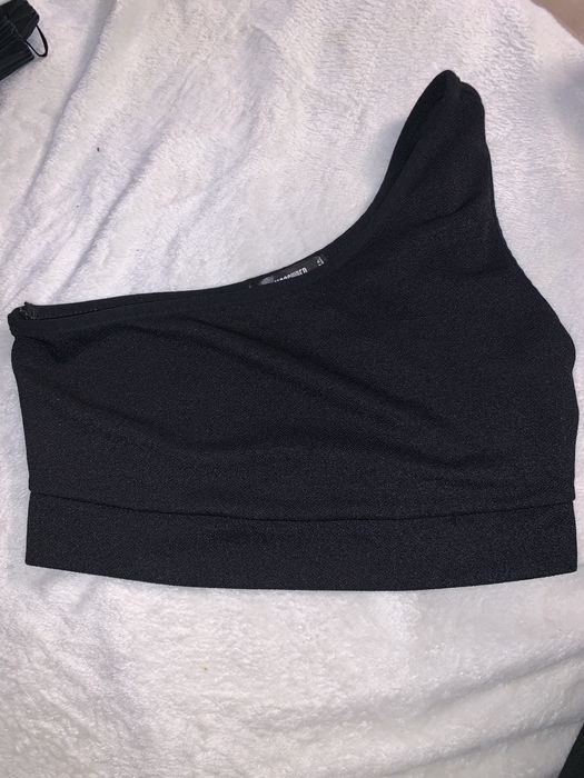 Топ на одне плече