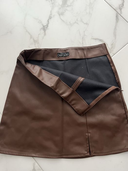 Продам жіночу юбку De facto штучна шкіра